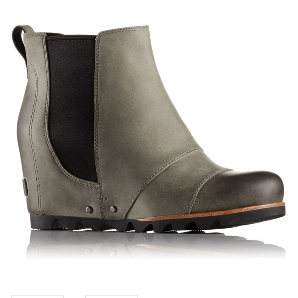 Sorel Women’s Lea Wedge boots (gray/black)